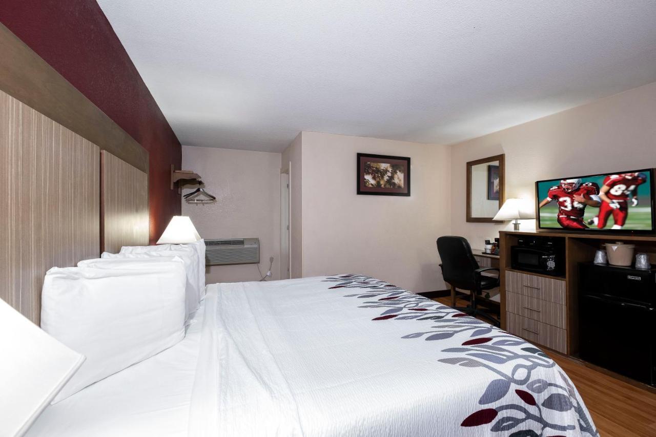 Red Roof Inn Neptune - Jersey Shore Exterior foto