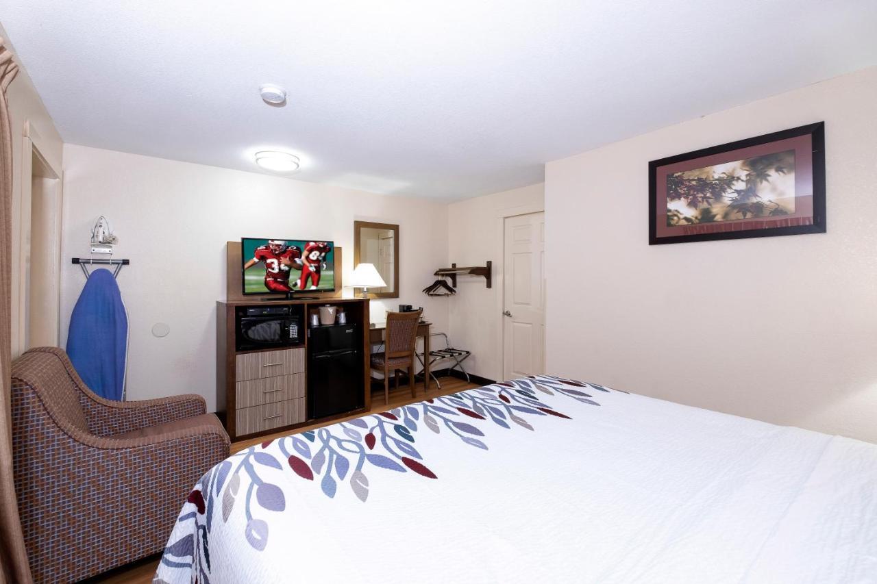 Red Roof Inn Neptune - Jersey Shore Exterior foto