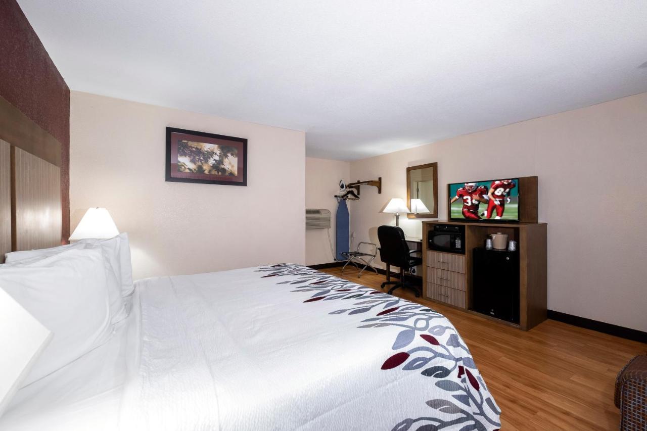 Red Roof Inn Neptune - Jersey Shore Exterior foto